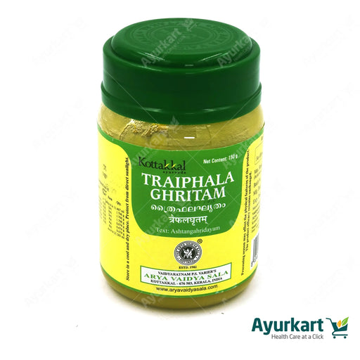 Symbol illustrating a healthy eye and clear vision, highlighting the ophthalmic benefits of Traiphala Ghritam.